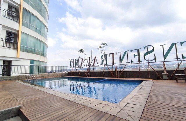 Cozy Living Studio (No Kitchen) At Sentraland Semarang Apartment