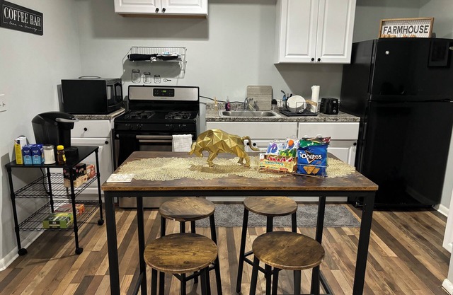 Cozy Modern 2-bedroom apartment in Rochester with AC, WiFi, PATIO