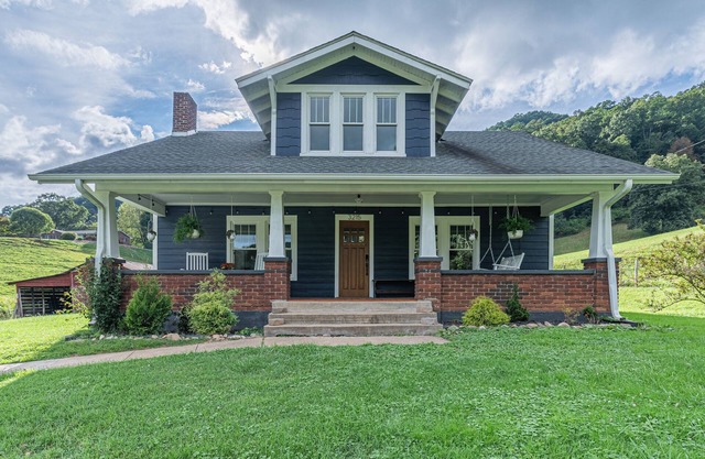 Cozy modern cottage with pasture and woods