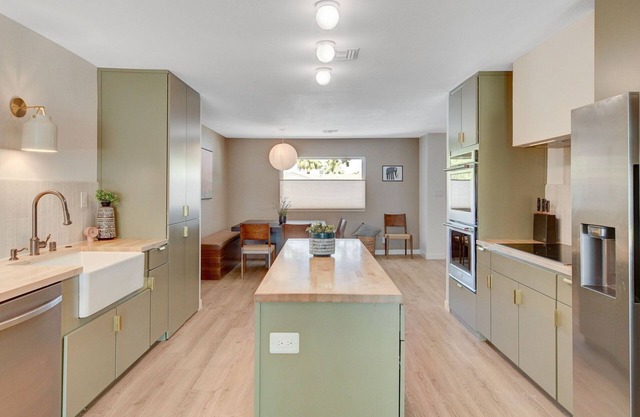 Cozy Modern Designer's House with Pool + Green Space