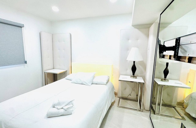 Cozy Newly renew 3BR STRIP LVCC book best-Spot SemaShow-1mile AWAY-NOW Formula 1