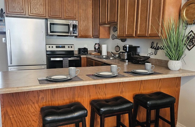 Cozy Ocean Springs Townhome minutes from OC Downtown and Biloxi