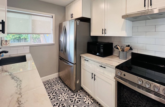 Cozy & Peaceful Studio with Outdoor Space in Redwood City