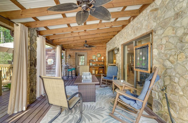 Cozy, Pet-Friendly Retreat in Hickory w/Fire Pit!