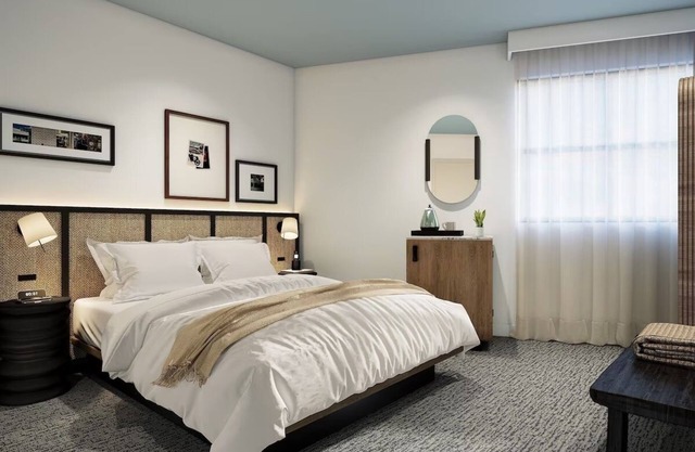 Cozy Queen Room, Ideal Waikiki Stay - Romer House, Near Beaches