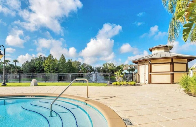 Cozy Resort Condo near Disney - 2BR + Sofa Bed
