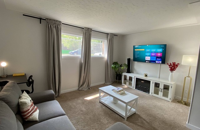 Cozy Retreat - 5 min from ICE district