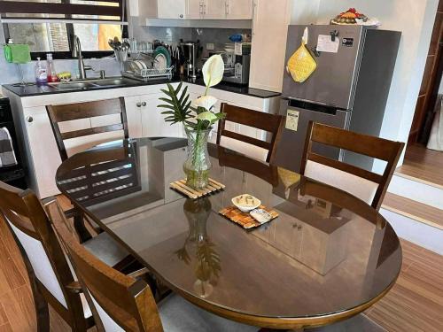 Cozy Retreat Near Gaisano Mall & Eden Nature Park