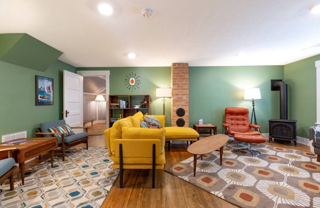 Cozy Retreat Steps from DT Missoula & Griz Games