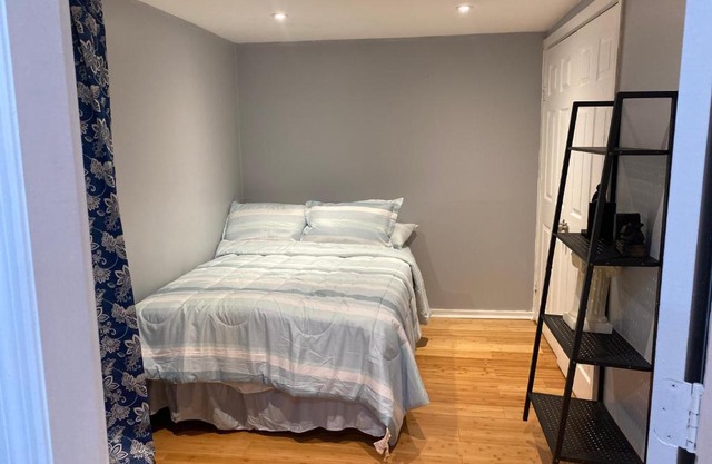 Cozy Room in Newburgh