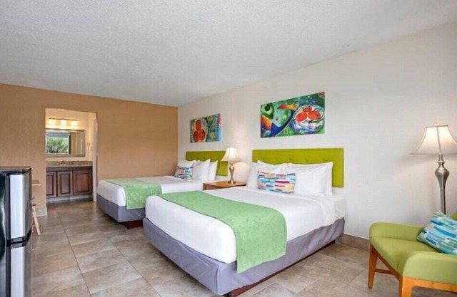 Cozy Room with 2 DBL Beds, Pool in Park Royal Orlando
