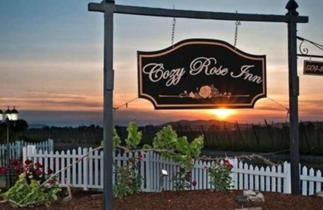 Cozy Rose Inn