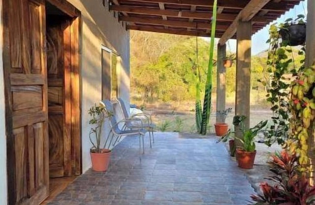 Cozy rustic casita located 5 minutes away from the river.