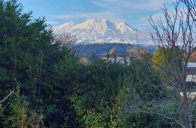 Cozy ski Retreat. Upstairs Lockwood Cabin