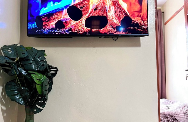 Cozy spot near KU Hospital, Supermarkets, Banks & Restaurants with free parking.