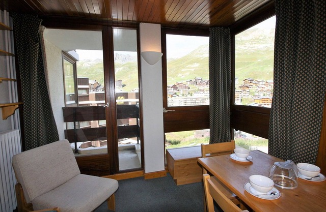 Cozy Studio, Direct Slope Access, Balcony, Sleeps 4