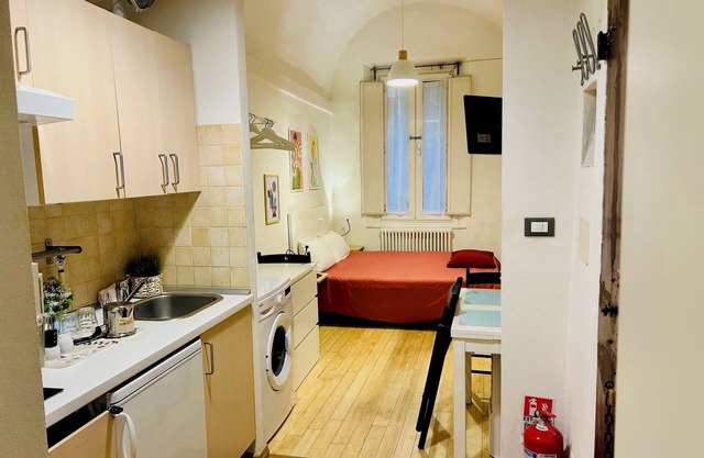 Cozy studio,Wifi,kitchen and bath!