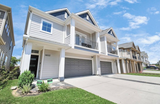 Cozy & Stylish Family Friendly in Gated Community