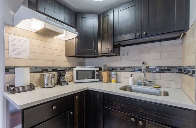 Cozy Suite with Private Garden