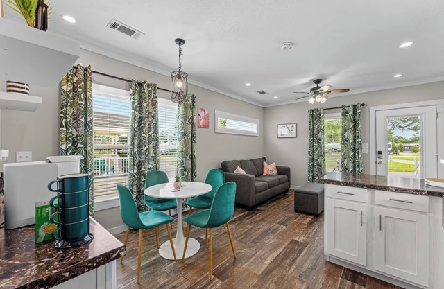 Cozy Tiny Home Getaway Minutes from Disney