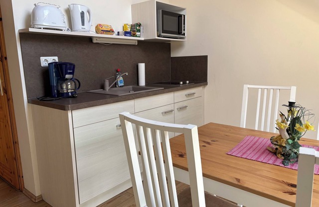 Cozy vacation apartment/fitter's room for 1-3 persons near Berlin FeWo 4.