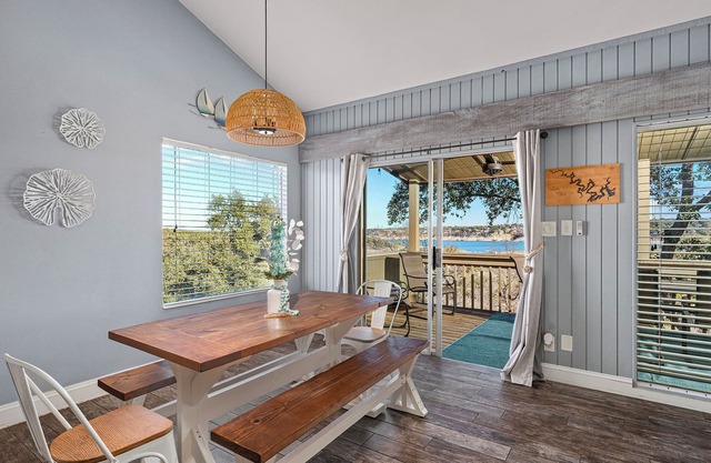 Cozy Waterfront/Amazing Views/"Paradise Point" in Point Venture!