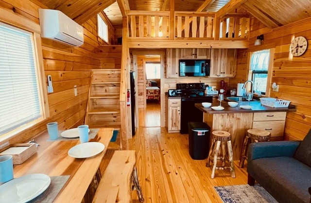 Cozy Wine Cabin escape with Breathtaking Views 2