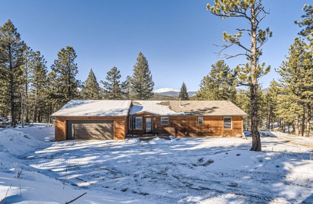 Cozy Wolfcamp Chalet with Hot Tub, Views & Fast Wi-Fi