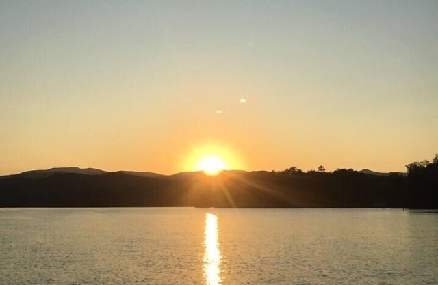 Creekside Cabin on Beautiful Lake Burton - see recent updates!