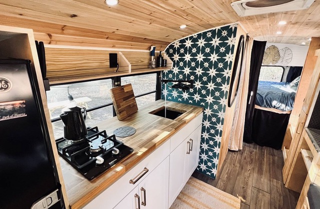 Creekside Cool Bus - A/C & Heat