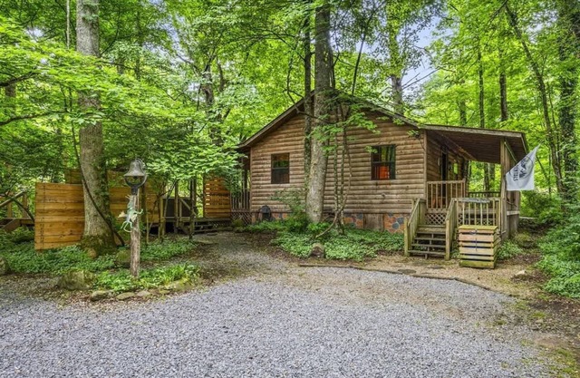 Creekside Getaway Near Park & Gatlinburg