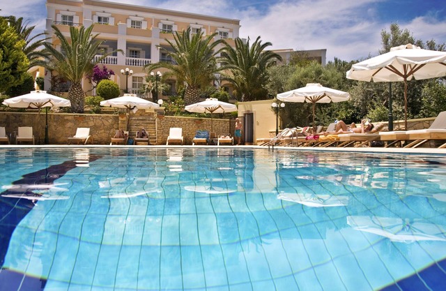 Crithoni's Paradise Hotel