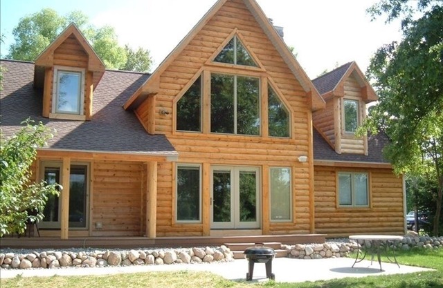 Crivitz Log Cabin on Sandstone Flowage 1 Hour - Lambeau Field