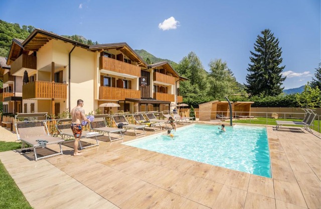 CROSINA HOLIDAY - Residence Toli