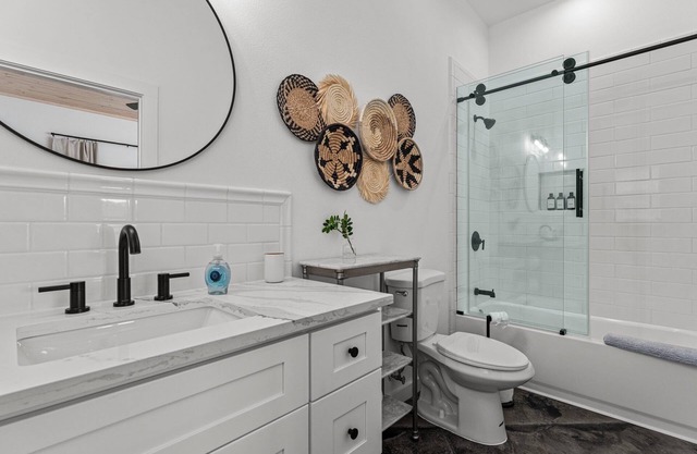 Cross Mountain Cottages 7 | Ensuite Baths & Porch