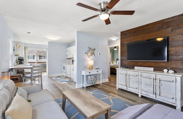 Crosscreek 2BR-2BA condo-5 minute walk to the Gulf