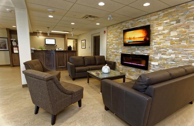 Crossroads Inn & Suites