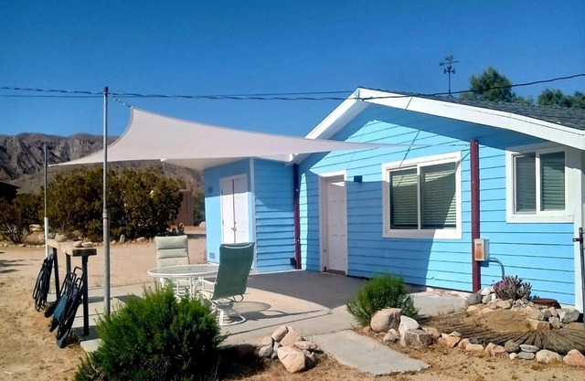 Crossroads - Private and 5 Quiet Acres. 25 Mins to Joshua Tree & Palm Springs
