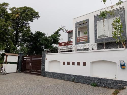 Crosswinds Guest House