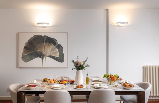 Cullinan Como Lakeview Apartment by Aden Luxury