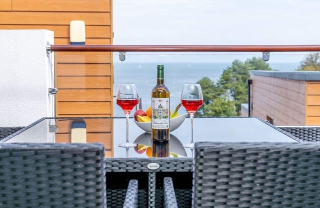 Curlew 3 - The Cove - sleeps 4 guests in 2 bedrooms