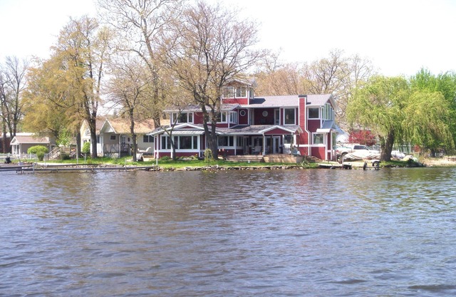 Custom~Unique Lakefront - Panoramic, HotTub-Swim-Dock your boat,