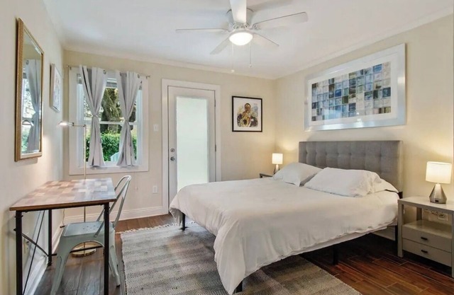Cute 2Bed Apt with patio close to French Quarter, with gated parking include