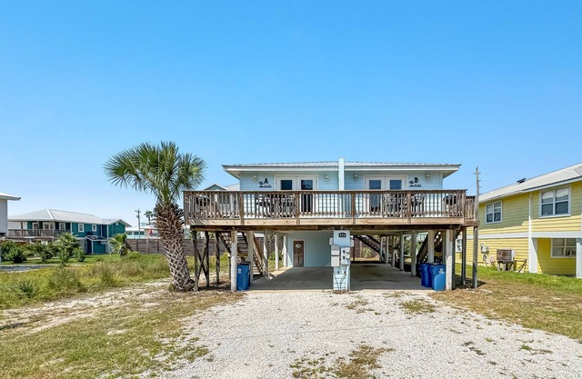 CUTE DUPLEX IN THE HEART OF GULF SHORES | SLEEPS 16