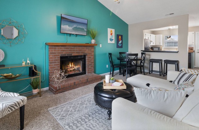 Cute Duplex w/King Suite in Jacksonville- Close to Bases