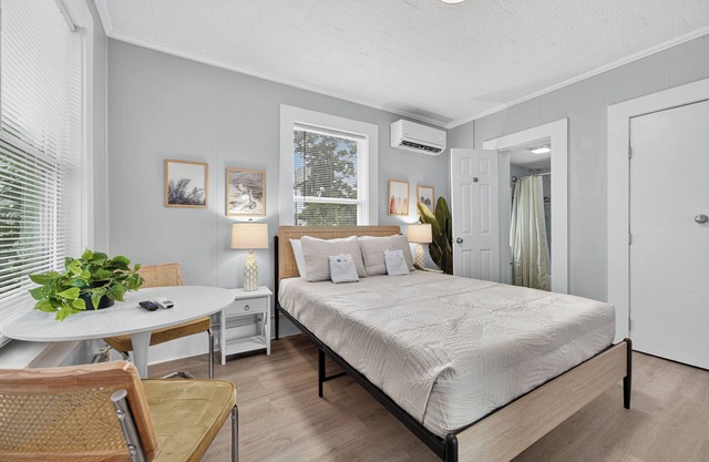 Cute small studio near downtown