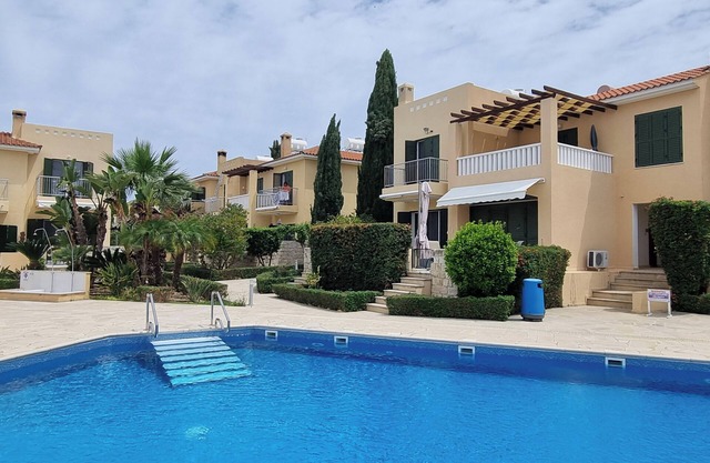 Cyprus, 2 beds ensuite, pool, patio, wifi, parking