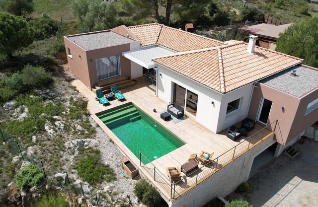 Découvrez le Charme Absolu de Cette Villa, Entre Mer, Campagne et Montagne