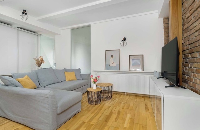 Dąbrowskiego 49 Poznań | Charming Apartment | Smart TV | Remote Work