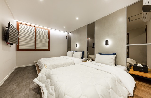 Daejeon Yongjeon Hotel Seattle